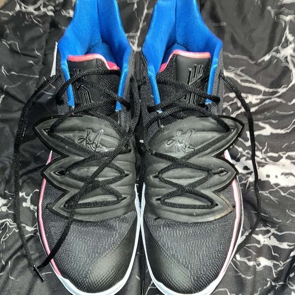 Nike Kyrie 5 Just Do It - Picture 7 of 8